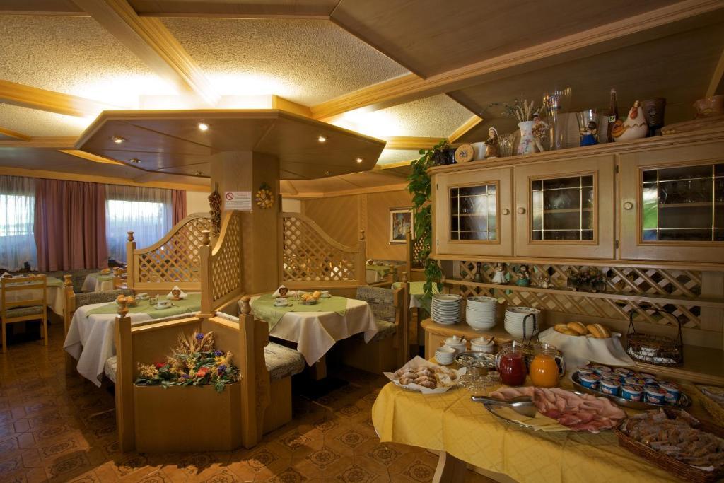 Albergo Bellaria Carano  Esterno foto