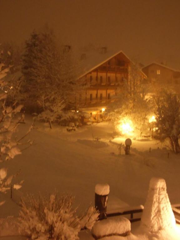 Albergo Bellaria Carano  Esterno foto