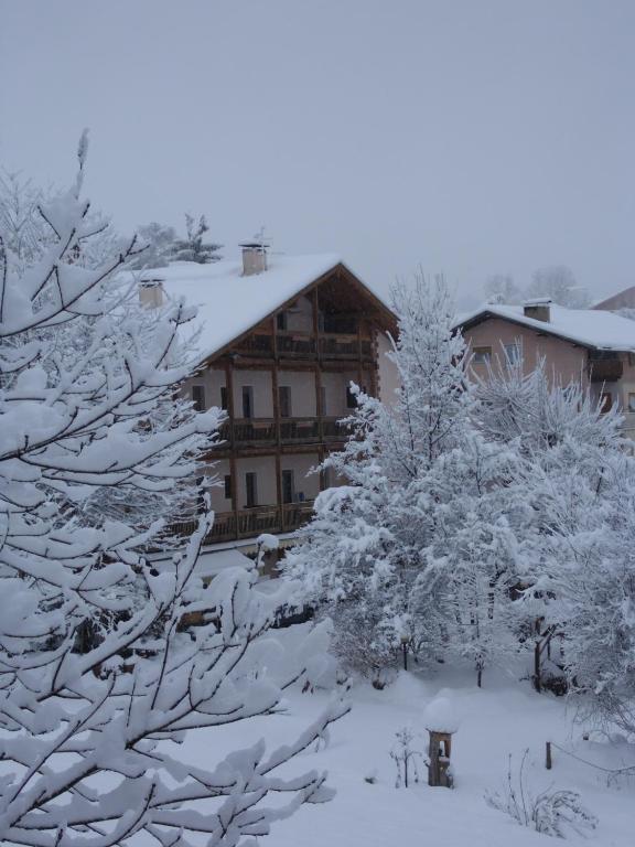 Albergo Bellaria Carano  Esterno foto
