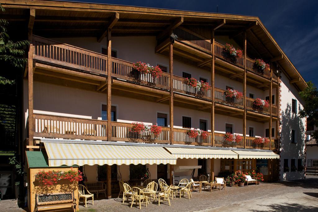 Albergo Bellaria Carano  Esterno foto